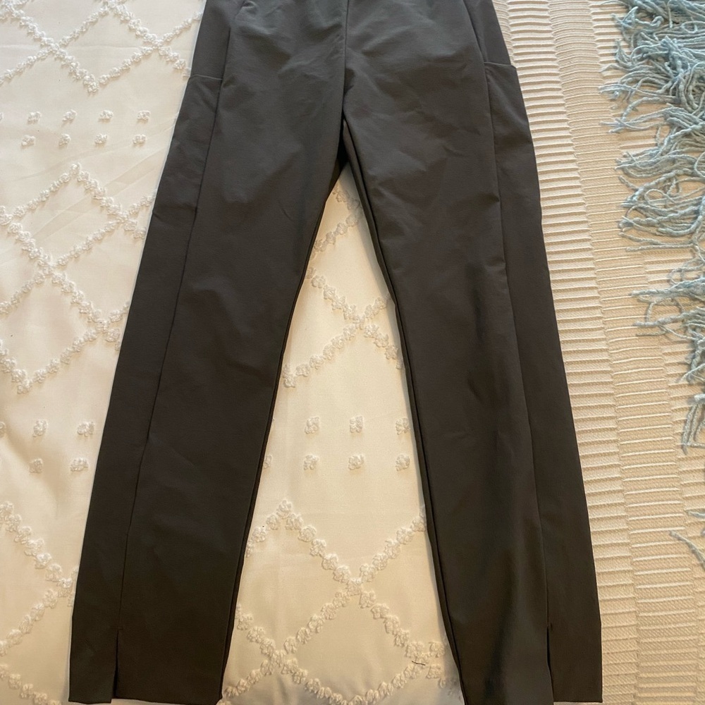 Athleta Wander Slim Stretch Ankle Pants 4P Gray Slit Hem Back Zip Side Pockets